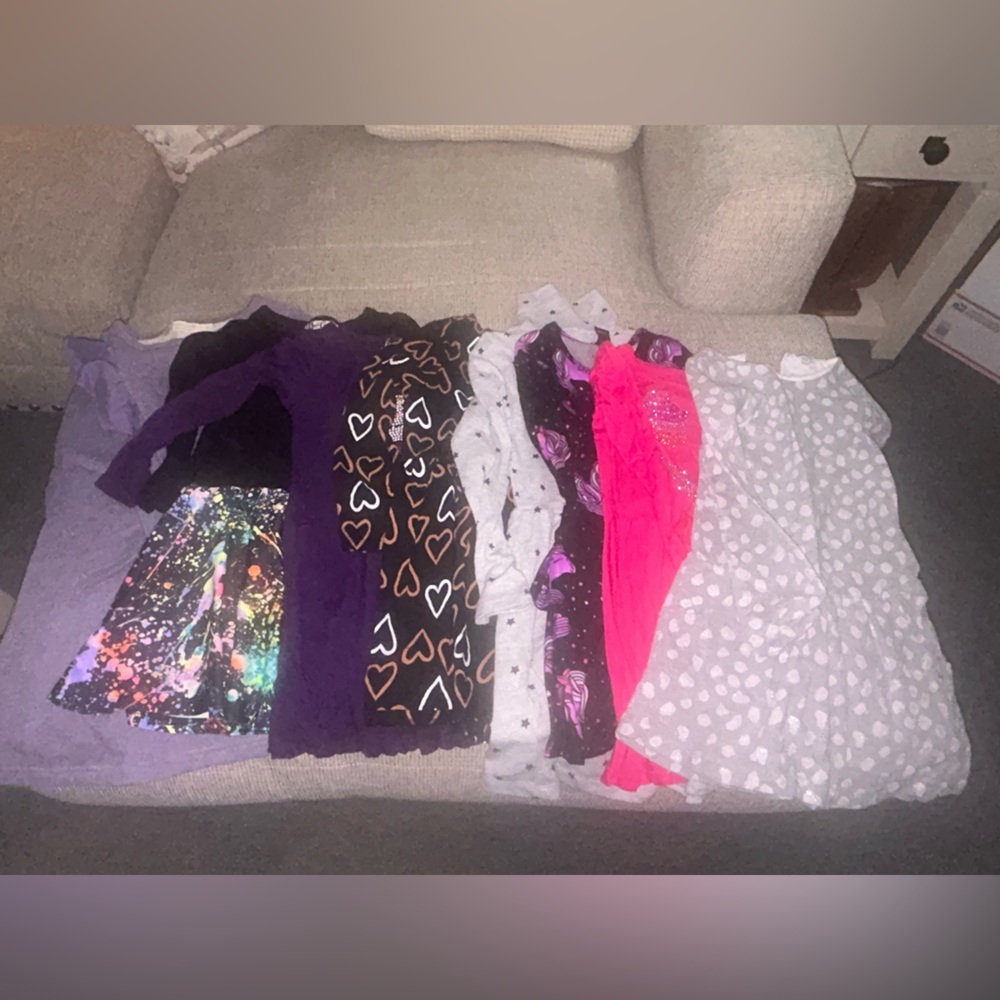 Lot of 8 long sleeved dresses for girls size 4/5